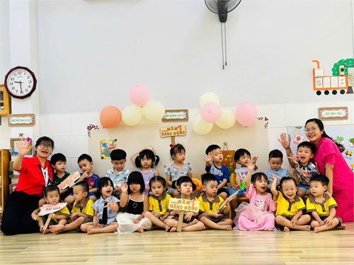 Ngày hội bé đến trường của các bé lớp Mầm 1